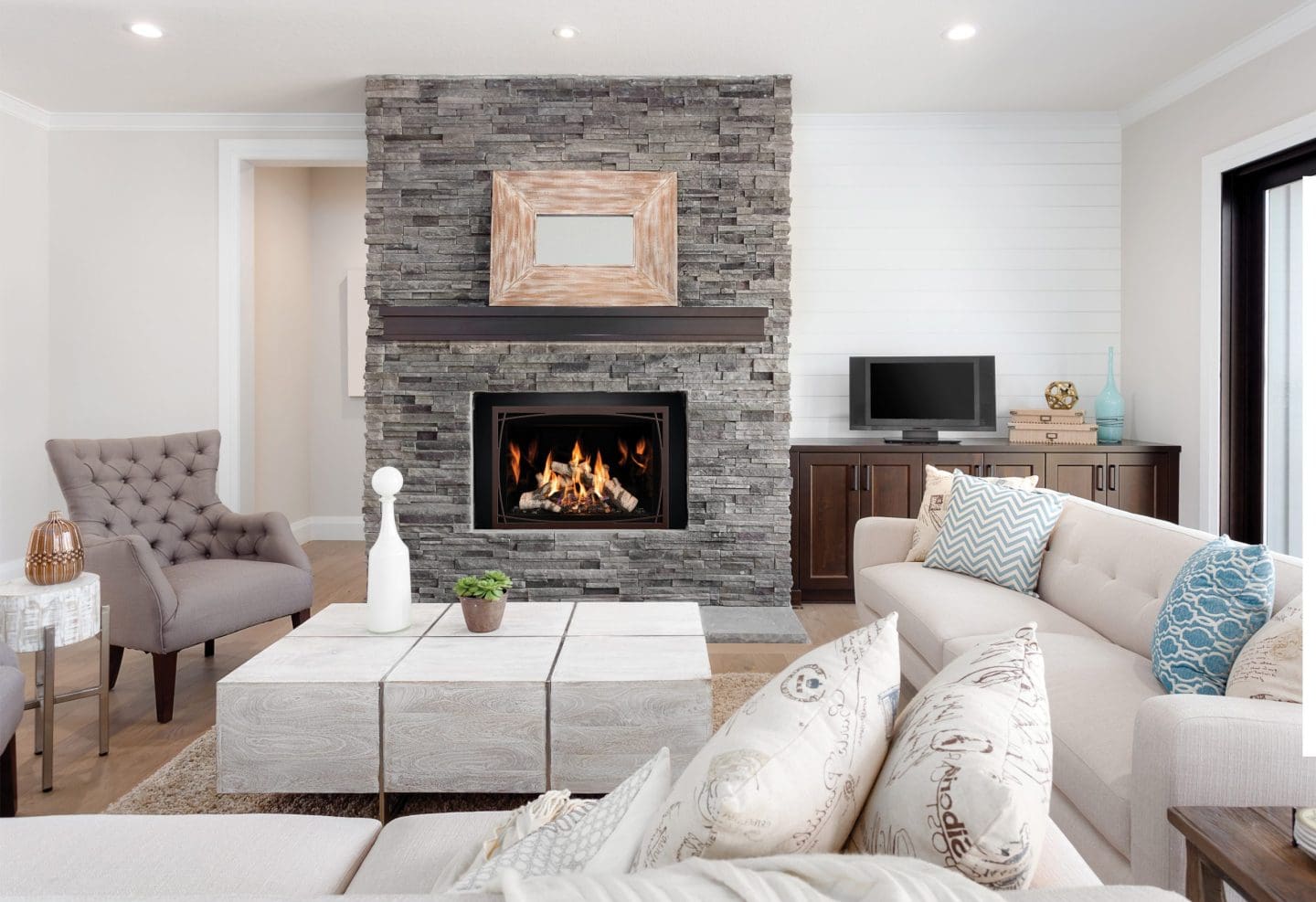 Mendota - FV44i FireIn Fireplace Insert