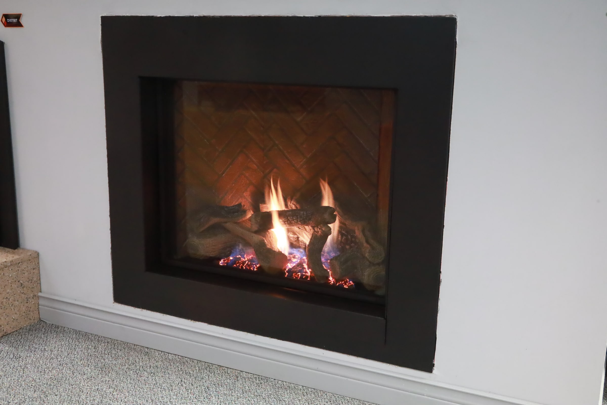 Acucraft 36-Inch Direct Vent Gas Fireplace - Image 21